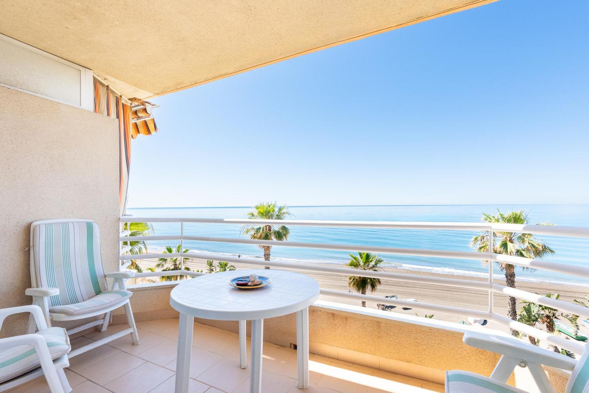 Wintowinrentals 1ª Linea De Playa, Parking Y Wifi Ринкон-де-ла-Викториа Экстерьер фото