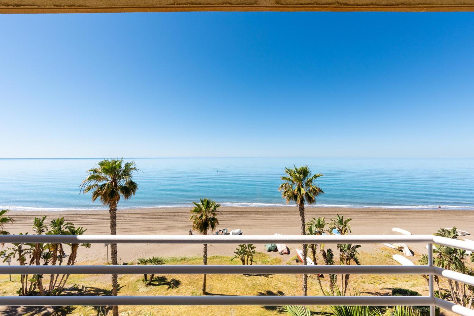 Wintowinrentals 1ª Linea De Playa, Parking Y Wifi Ринкон-де-ла-Викториа Экстерьер фото